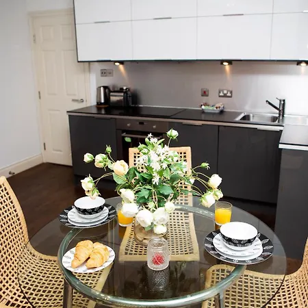 Apt 2, Trafalgar Square 2Nd Floor By Indigo Flats Londen Buitenkant foto