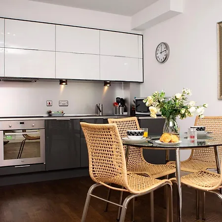 Apt 2, Trafalgar Square 2Nd Floor By Indigo Flats Londen Buitenkant foto