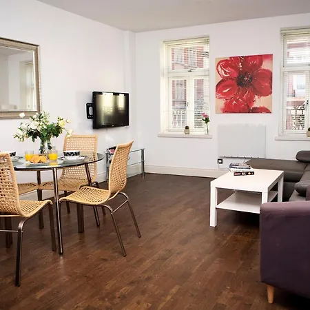 Apt 2, Trafalgar Square 2Nd Floor By Indigo Flats Londen Buitenkant foto