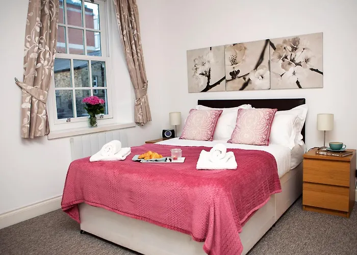 Apt 2, Trafalgar Square 2Nd Floor By Indigo Flats